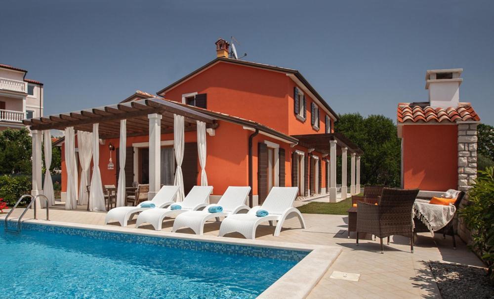 Vilanija Villa *
